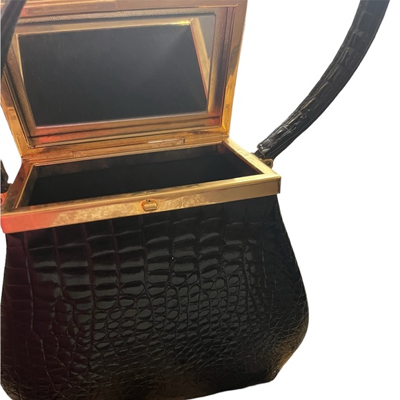 Vintage Black Purse with Gold Detailing - Picture 3 of 14